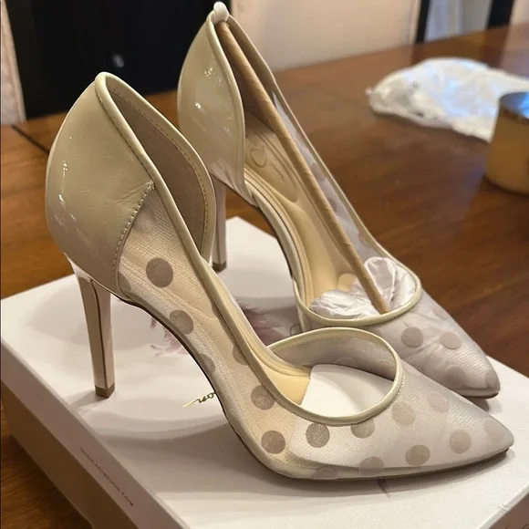 Elegant Cream and Tan Women's Heels - Picture 1 of 5